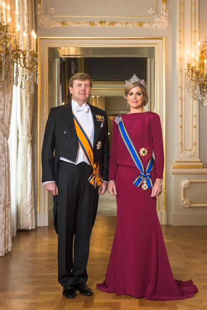 FİRST OFFİCİAL PİCTURES OF KİNG WİLLEM ALEXANDER AND QUEEN MAXİMA OF NETHERLANDS