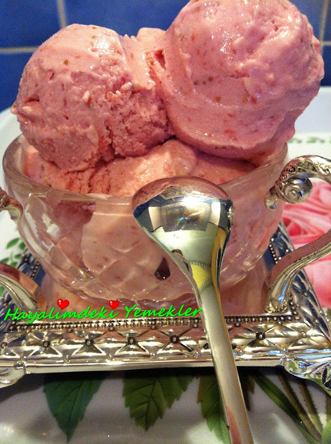 Çilekli Kolay Dondurma Tarifi,resimli cilek tarifi