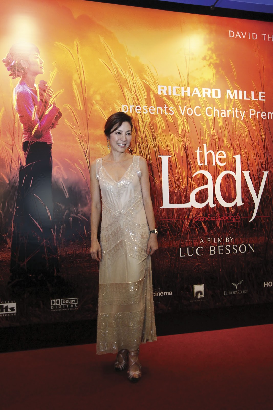 http://2.bp.blogspot.com/-lfz6jmDv8ec/T7ZQm-SwzAI/AAAAAAAAokw/zhifEL2eMXY/s1600/The_Lady_Charity_Movie_Premiere-Kuala_Lumpur-2012_(2).jpg