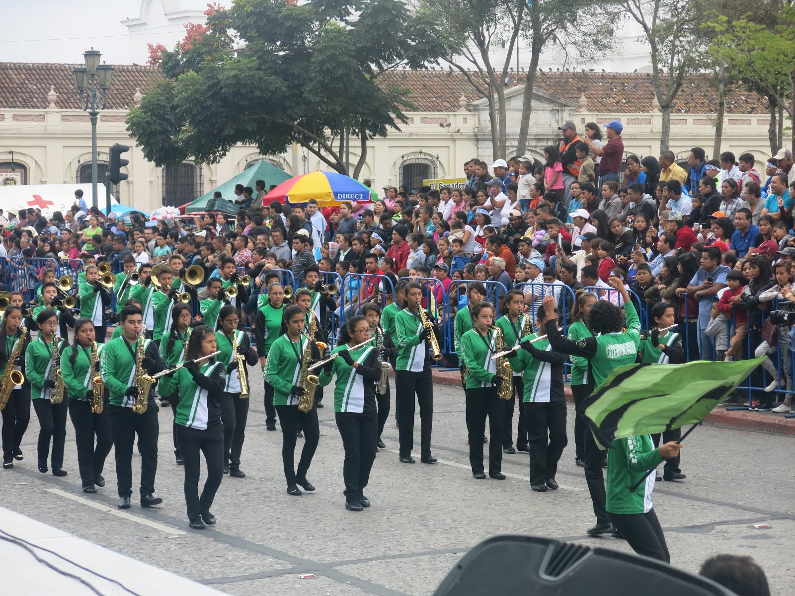 Gala cívica en la Plaza  de la Constitución.