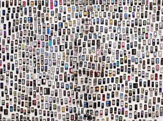 نقره لتكبير أو تصغير الصورة ونقرتين لعرض الصورة في صفحة مستقلة بحجمها الطبيعي