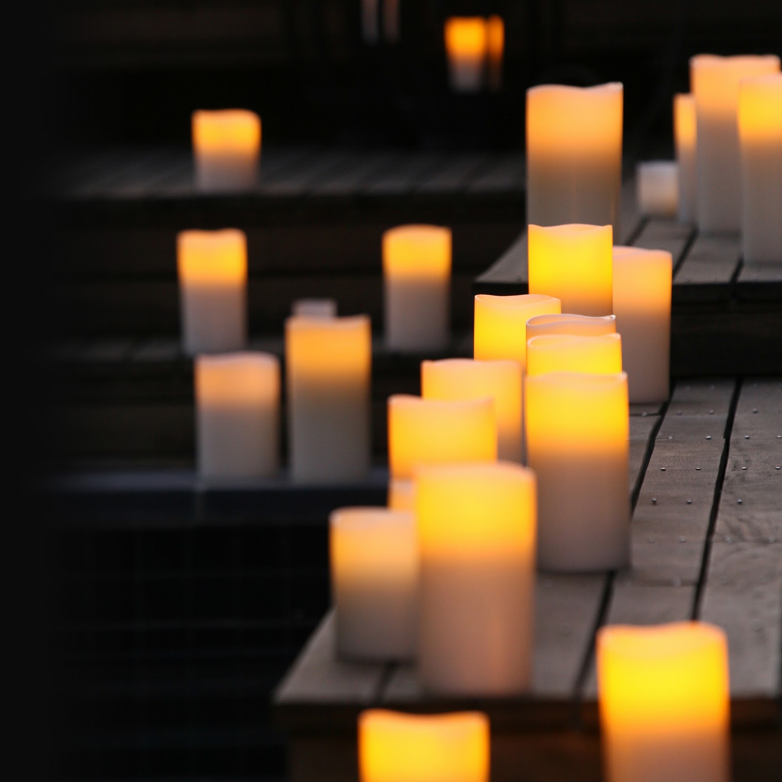 Celebrity Screensaver Wallpaper Picture Theme In The Candle Light