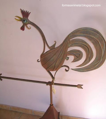 Gallo estilizado Modelo de veleta con figura moderna