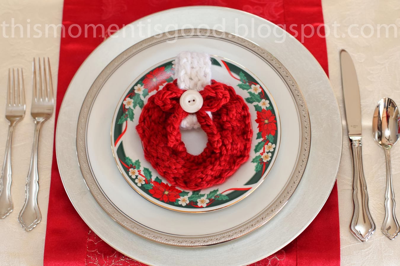 LOOM KNIT CHRISTMAS WREATH Loom Knitting by This Moment is Good!
