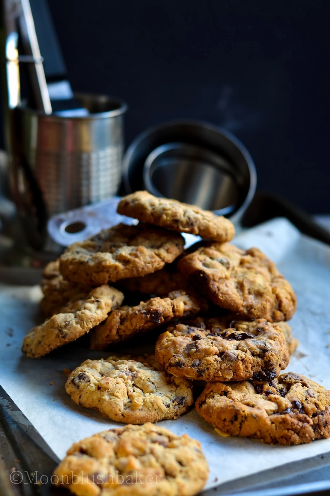 How to give// Fig, walnut and dark chocolate cookies The moonblush Baker