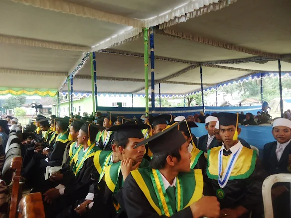 Hukum Wanita Naik Ojek