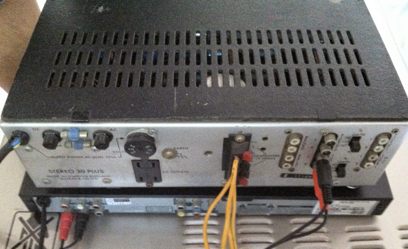 MyOldVintageHifi Leak Stereo 30+ (Unit1 with speaker output modified)