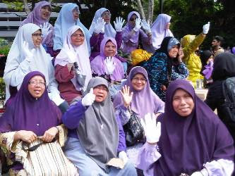 HIMPUNAN 10,000 WANITA TUNTUT KERAJAAN BERSIH