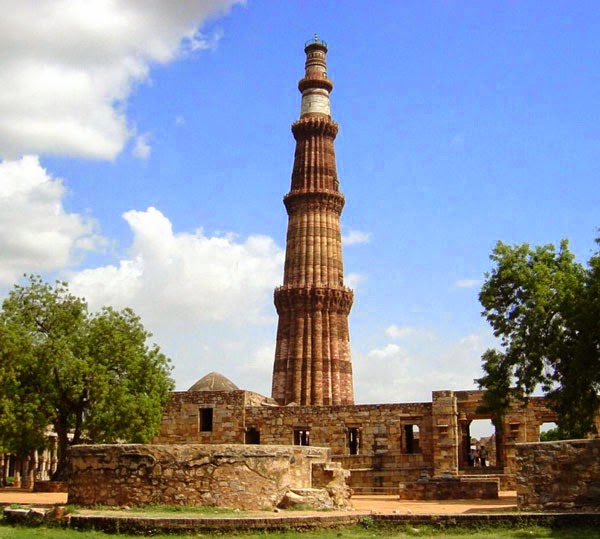 Qutub Minar - Jejak Islam di India