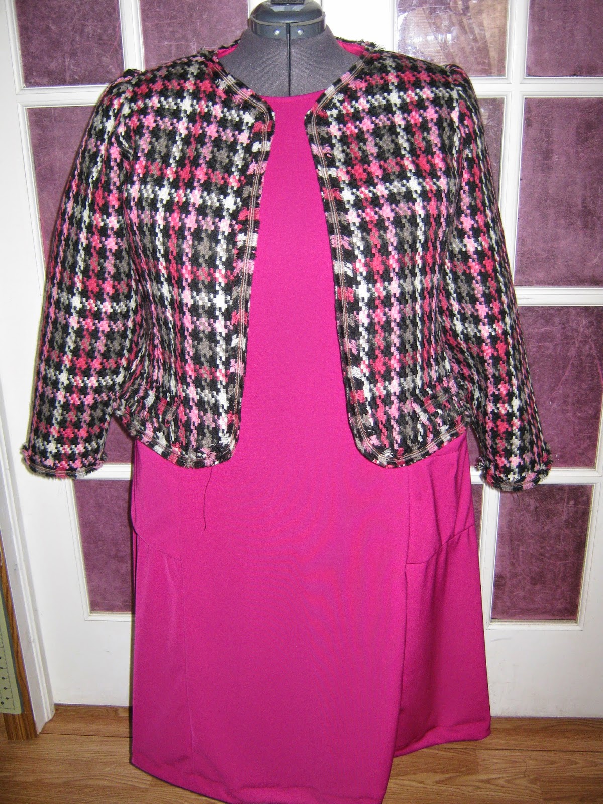 New Look 6853 Bouclé Chanel Style Jacket www.sewplus.blogspot.com New Look 6853 Bouclé Chanel Style Jacket www.sewplus.blogspot.com