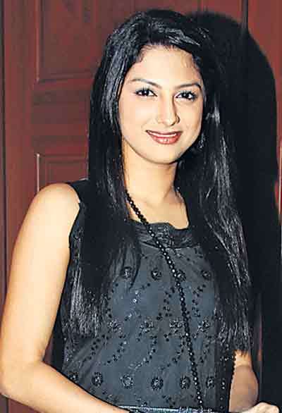 Rashi Modi ( Rucha Hasabnis ) | World Wide Celebrities