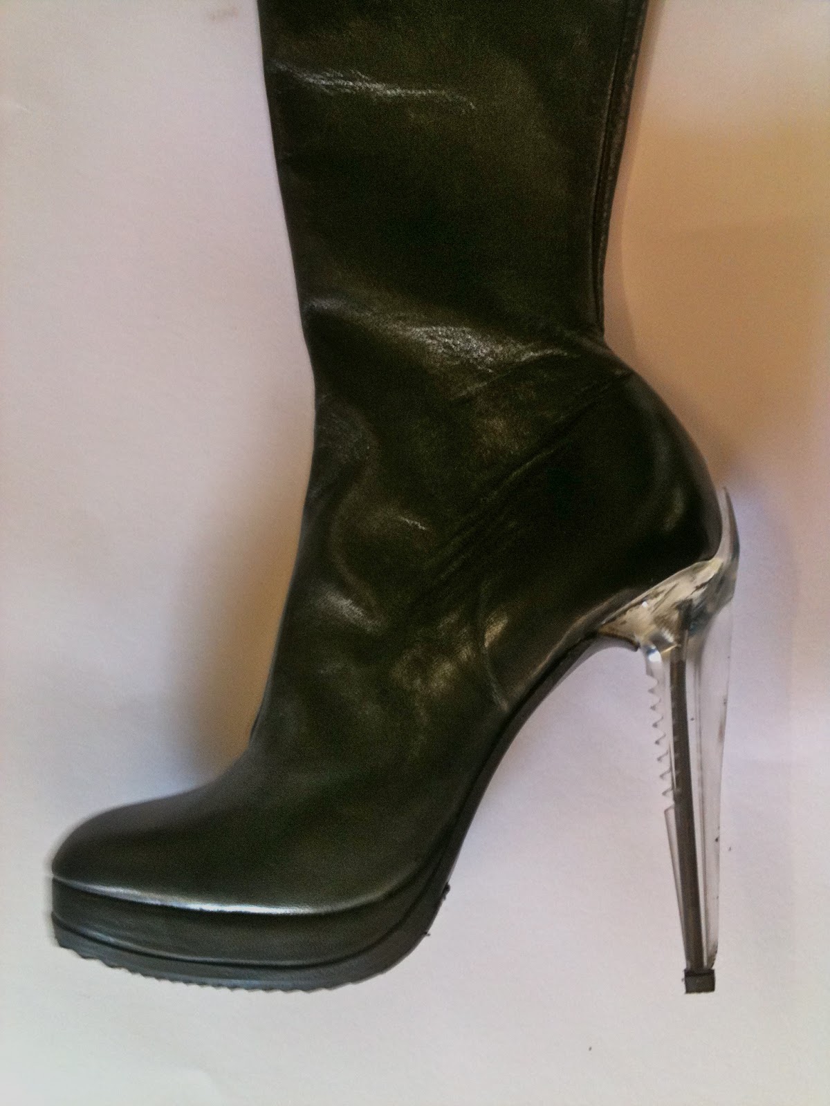 High Heel Shoe With Knife High Heel Shoe With Knife