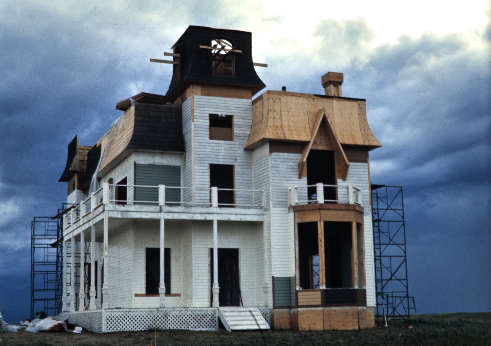 Construction of the Days of Heaven house, filmed in