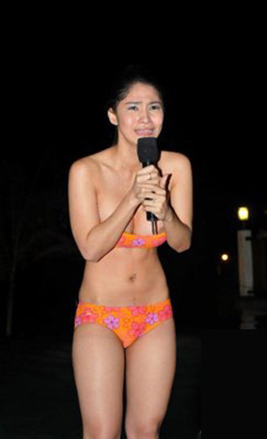 rr enriquez sexy in two piece 01