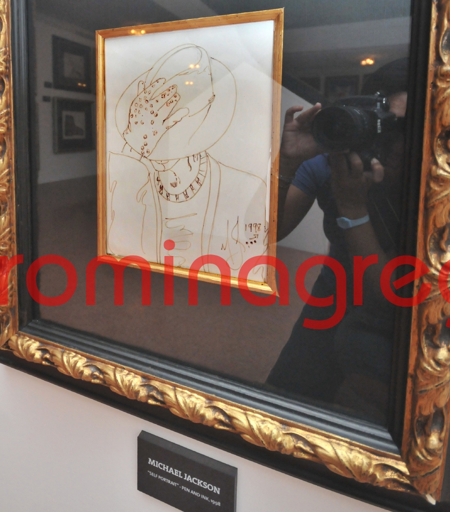 Autoritratto di MJ in una mostra itinerante dell'Hard Rock Cafe Michael+Jackson+selfportrait+%2526+ME_LOVE_ph+Romina+Greggio