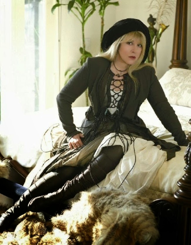 THE APPRECIATION OF BOOTED NEWS WOMEN BLOG : Stevie Nicks Has Been An