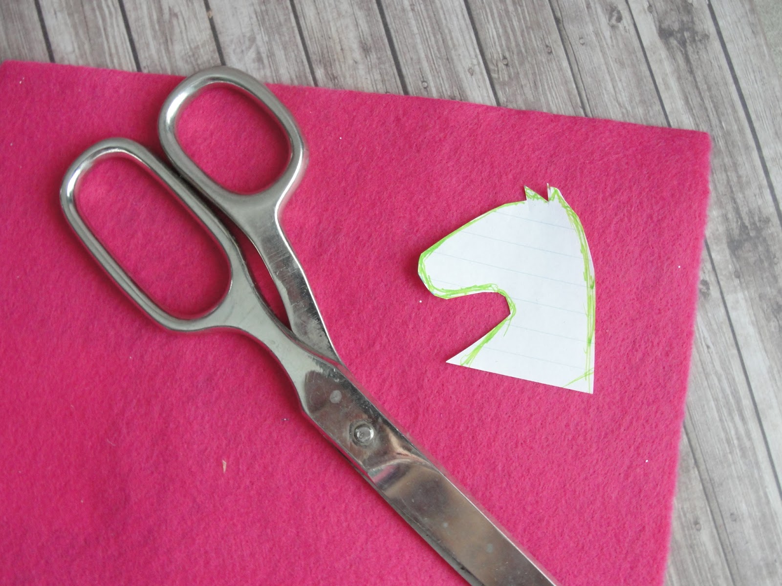 The Running Stitch Horse Headband Tutorial