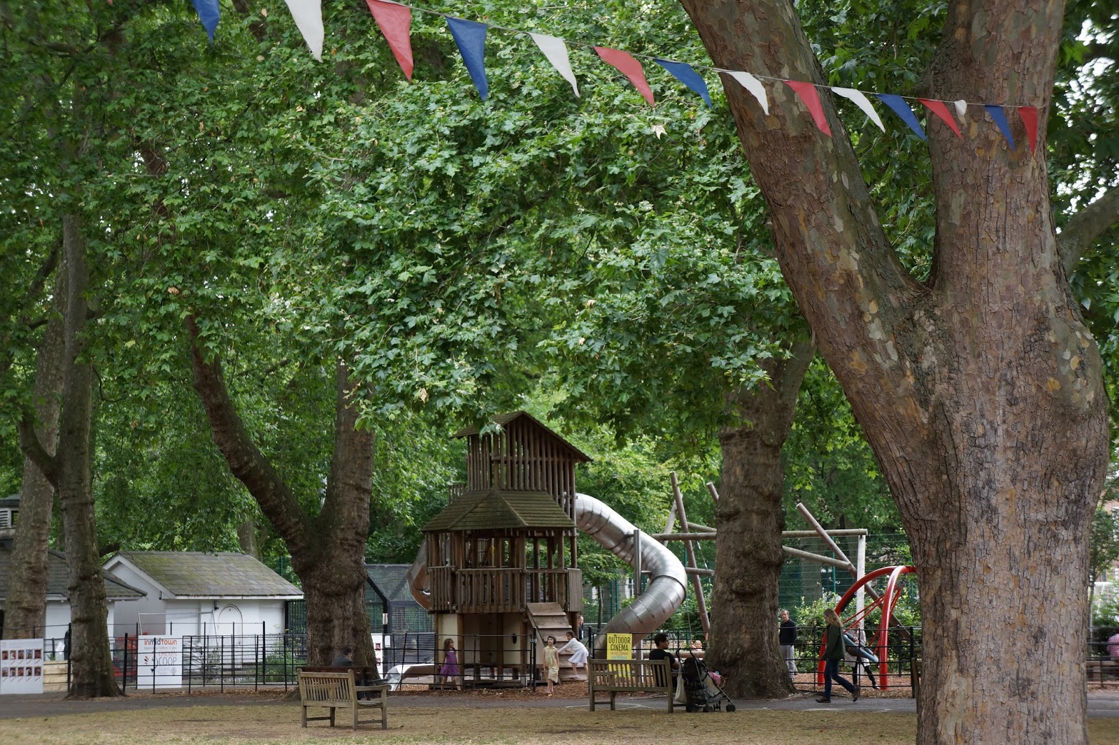 London with toddlers Coram's Fields Wave to Mummy