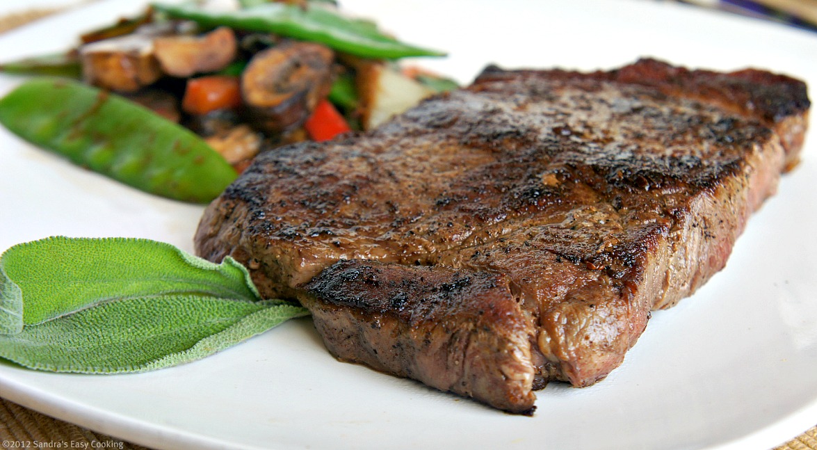 100 Organic Sirloin Steak with Salad SANDRA'S EASY COOKING