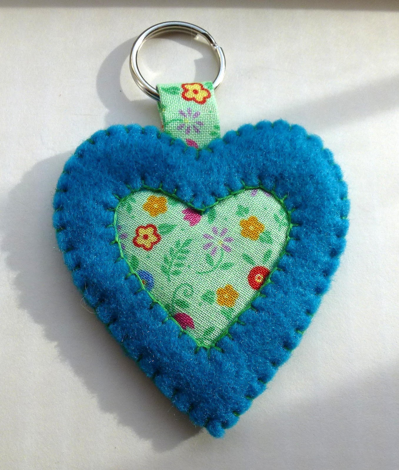 Leslie's Art and Sew Felt Heart Keychain Tutorial