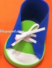 http://ronycreativa.blogspot.mx/2013/05/zapatito-dulcero-para-nino.html