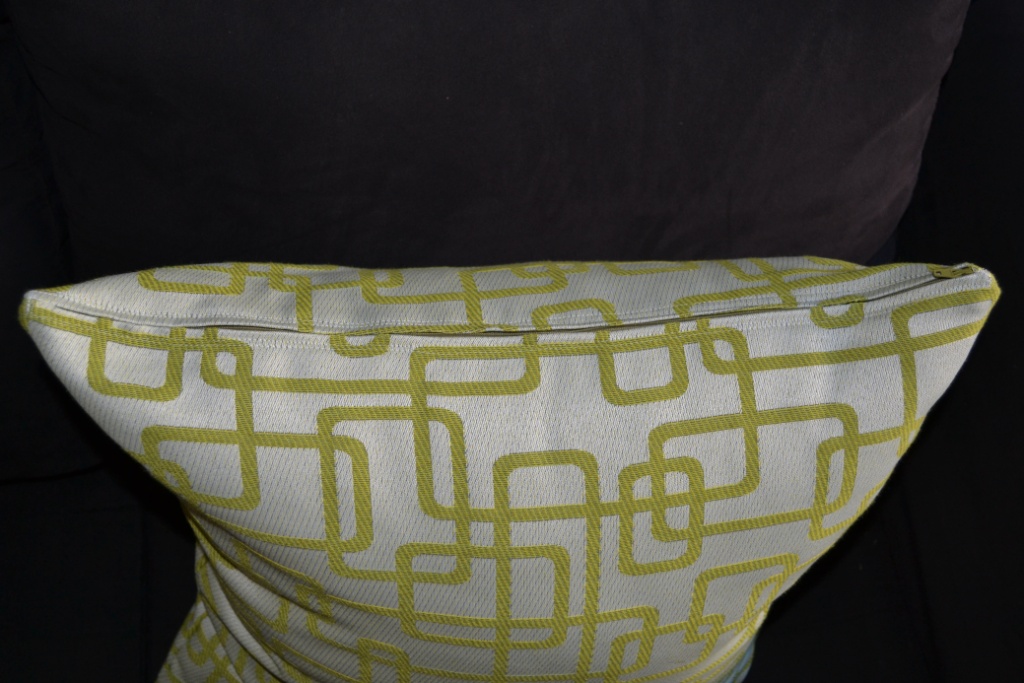 Charles Whyte Easy instructions for sewing cushions with zips