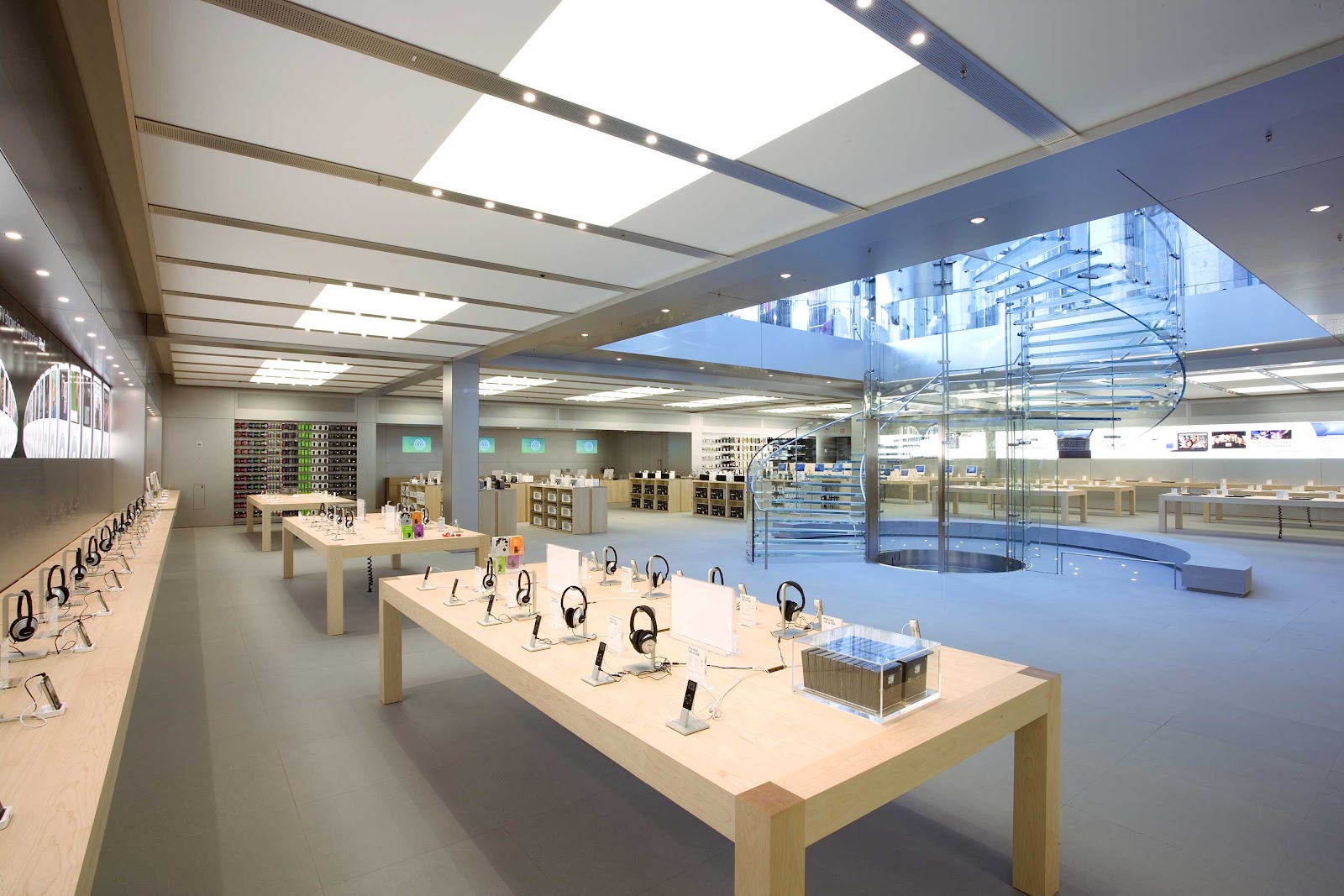 Apple Store Picture