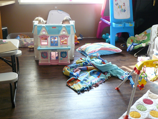 Small Fry & Co. : Lessons From A Dollhouse