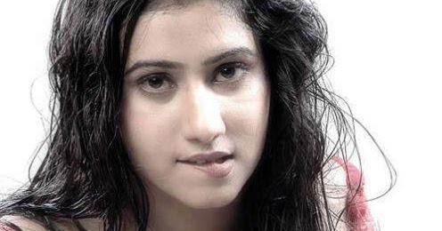 Toket Gede Anisa Teman Tante Alexa - Dunia Tante dan ABG