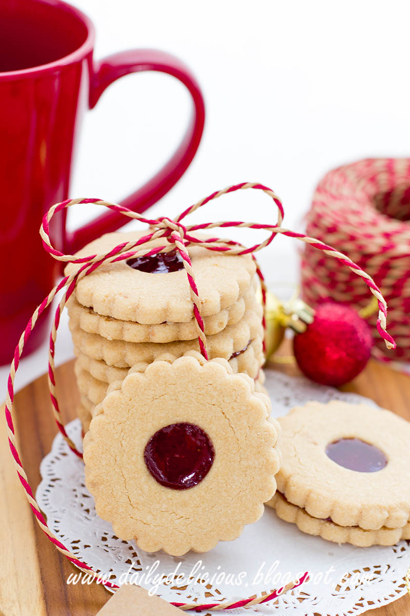 dailydelicious Gift from the kitchen Jam filled cookies