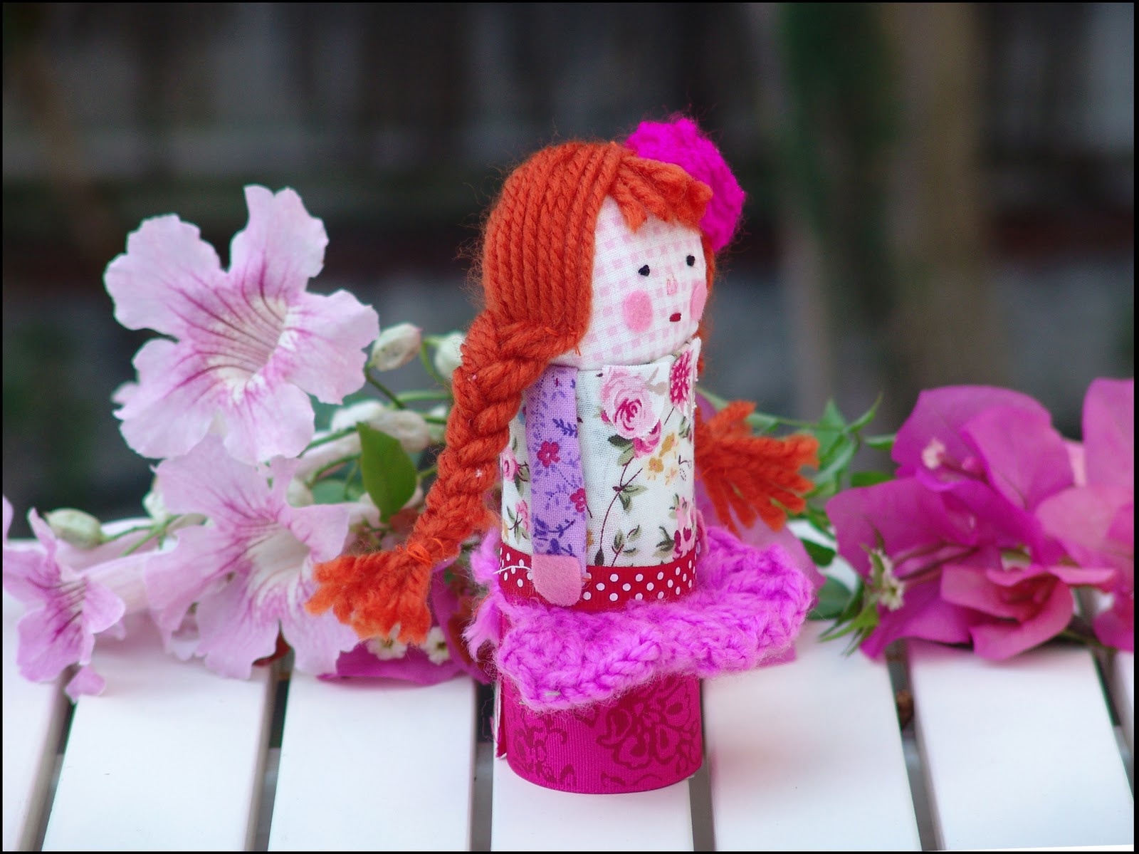 muñecas con rollos de papel higienico