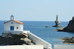 Andros. Iglesia sobre una roca