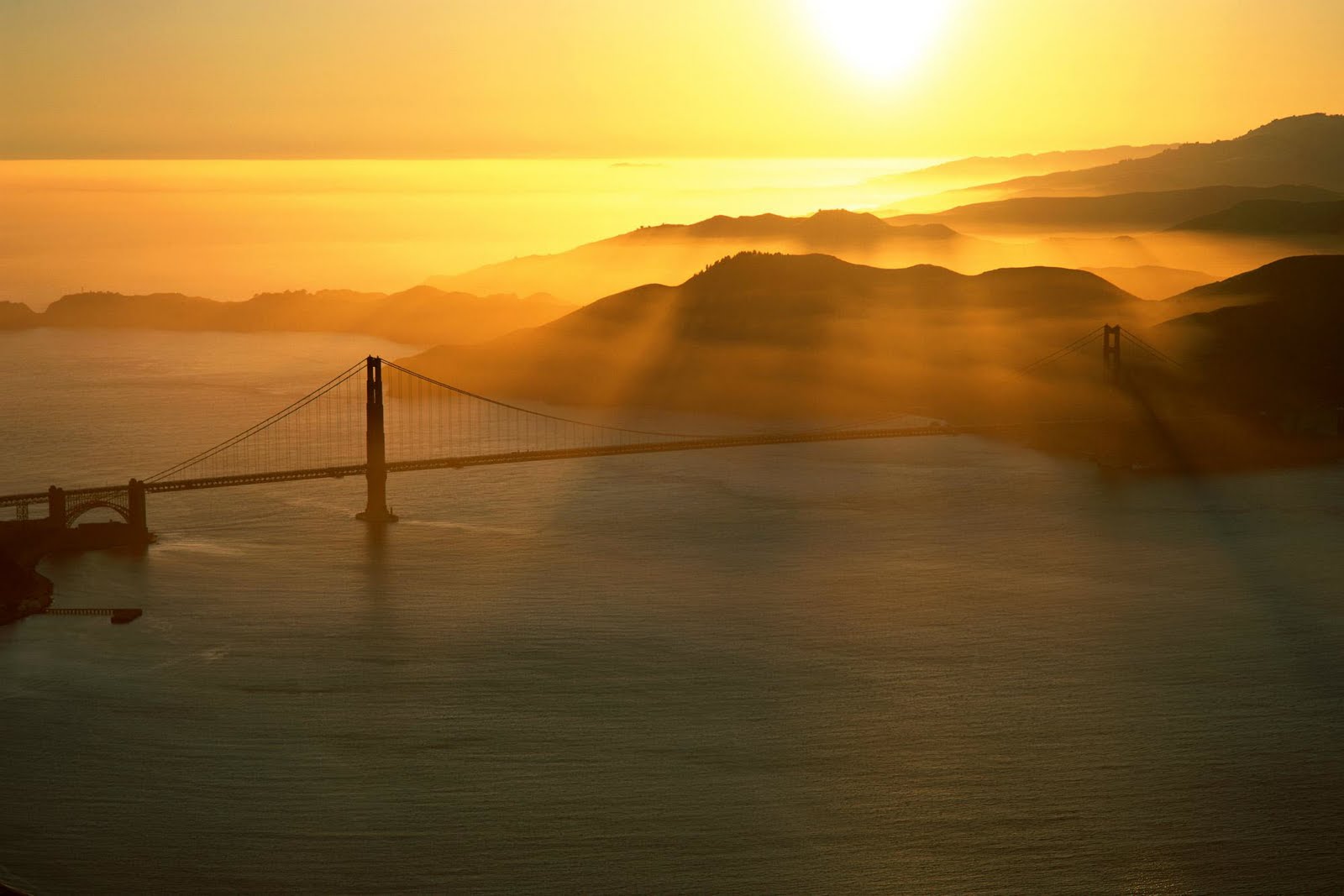 http://2.bp.blogspot.com/-m46EApoWhxU/ThFcXIemMsI/AAAAAAAABeY/gKMZzLvXES0/s1600/Wallcate.com%2B-%2BAmazing%2BCalifornia%2BWallpapers%2B.jpg