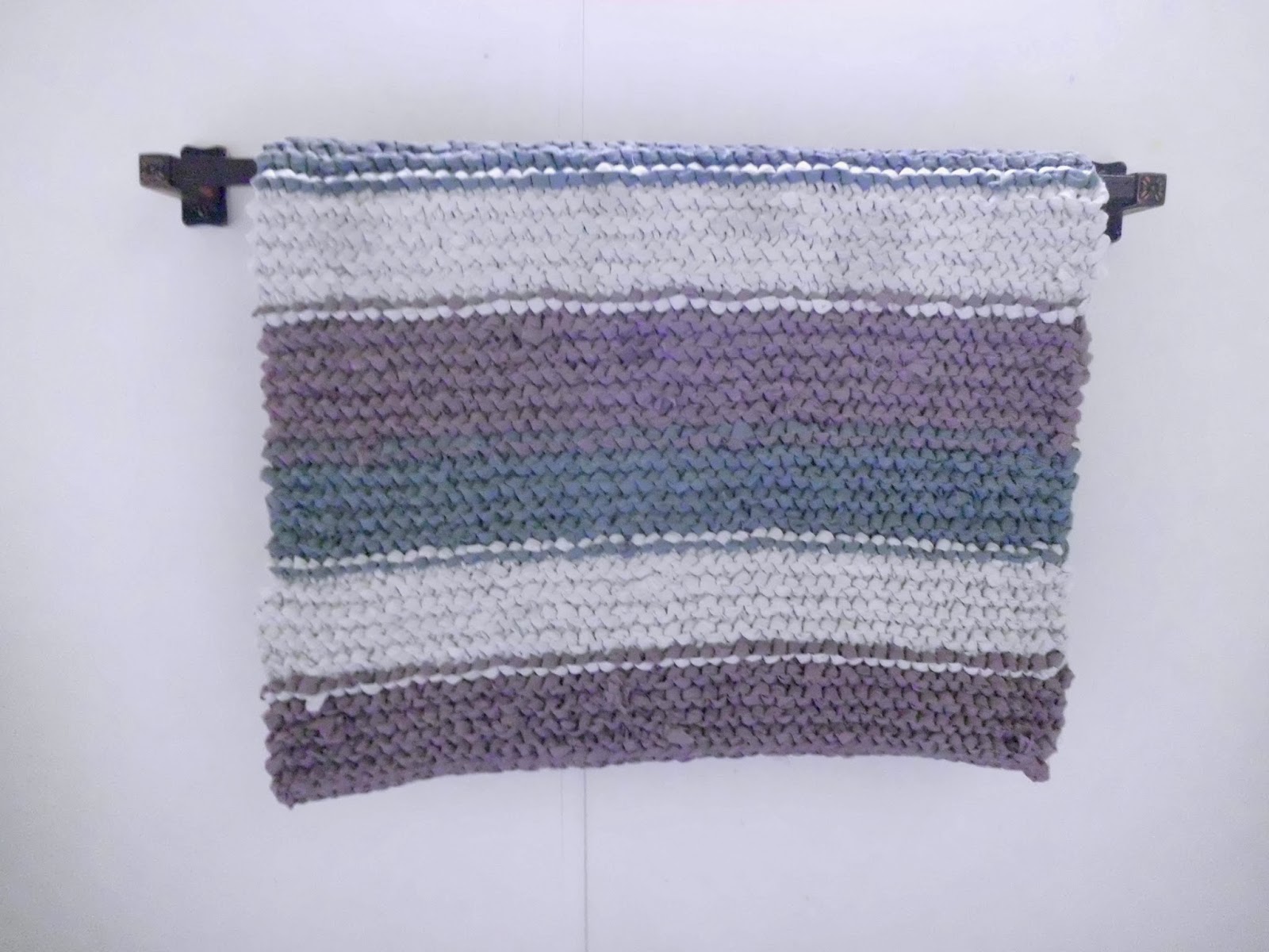 Shannon's Crafts and other stuff Bath mat with sheet yarn