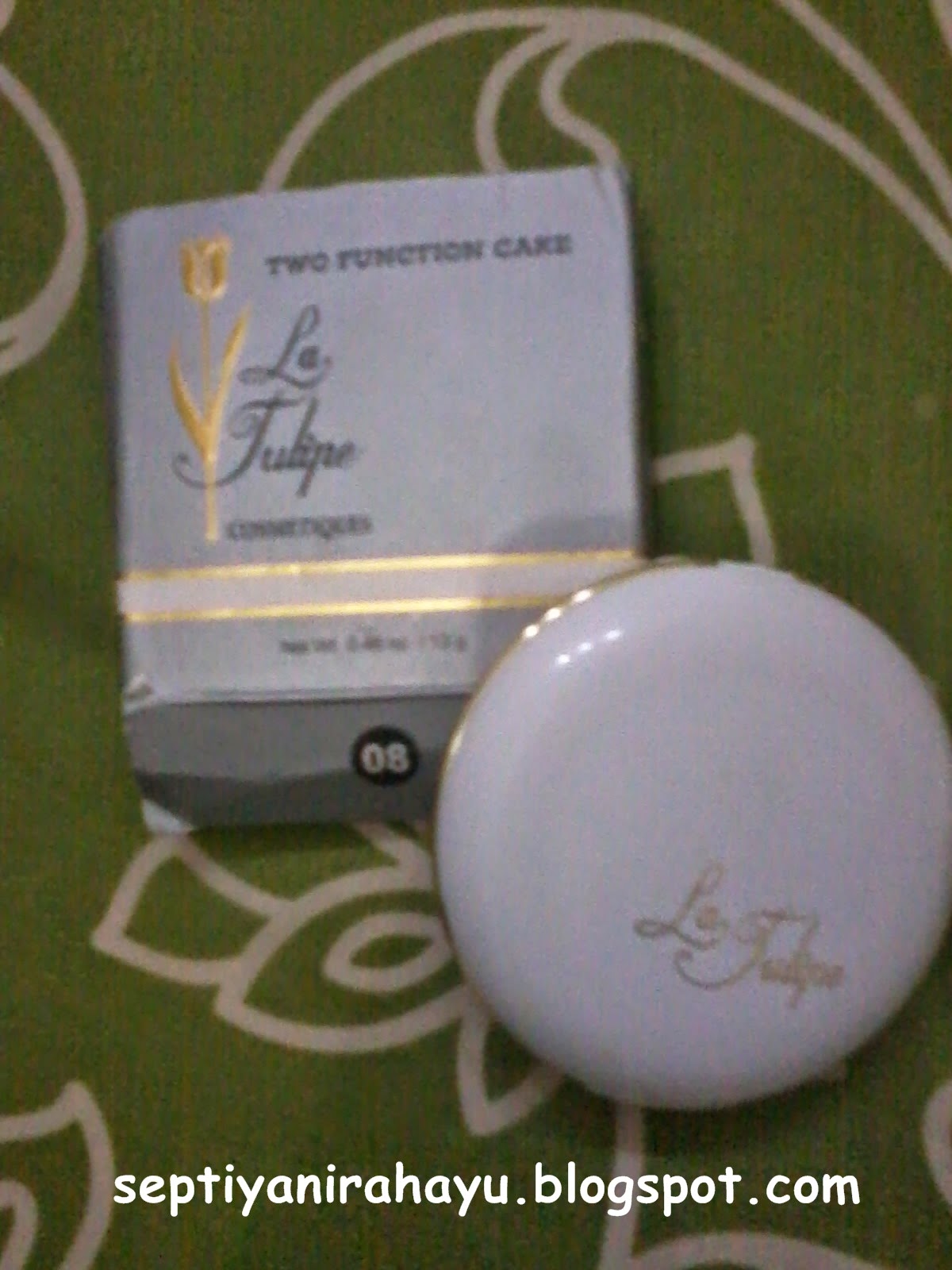 My life and a simple diary Review bedak La Tulipe Two