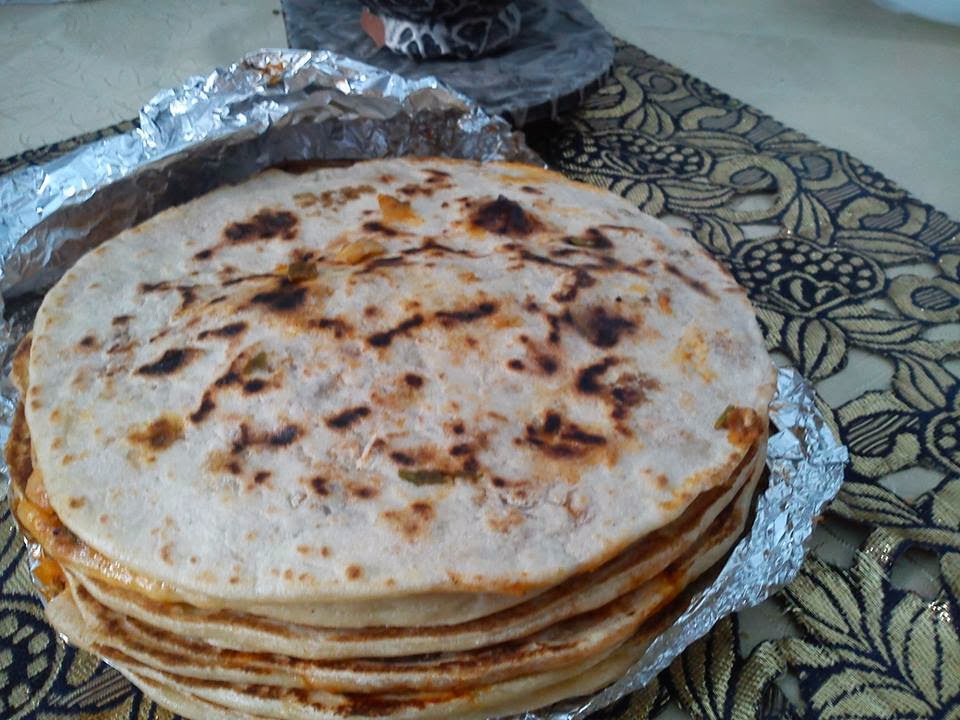 Galette farcie d'une sauce tomate Recette Tunisienne