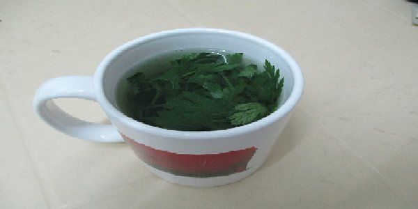 This Powerful Tea is The Best Remedy for Swollen Legs parsley tea