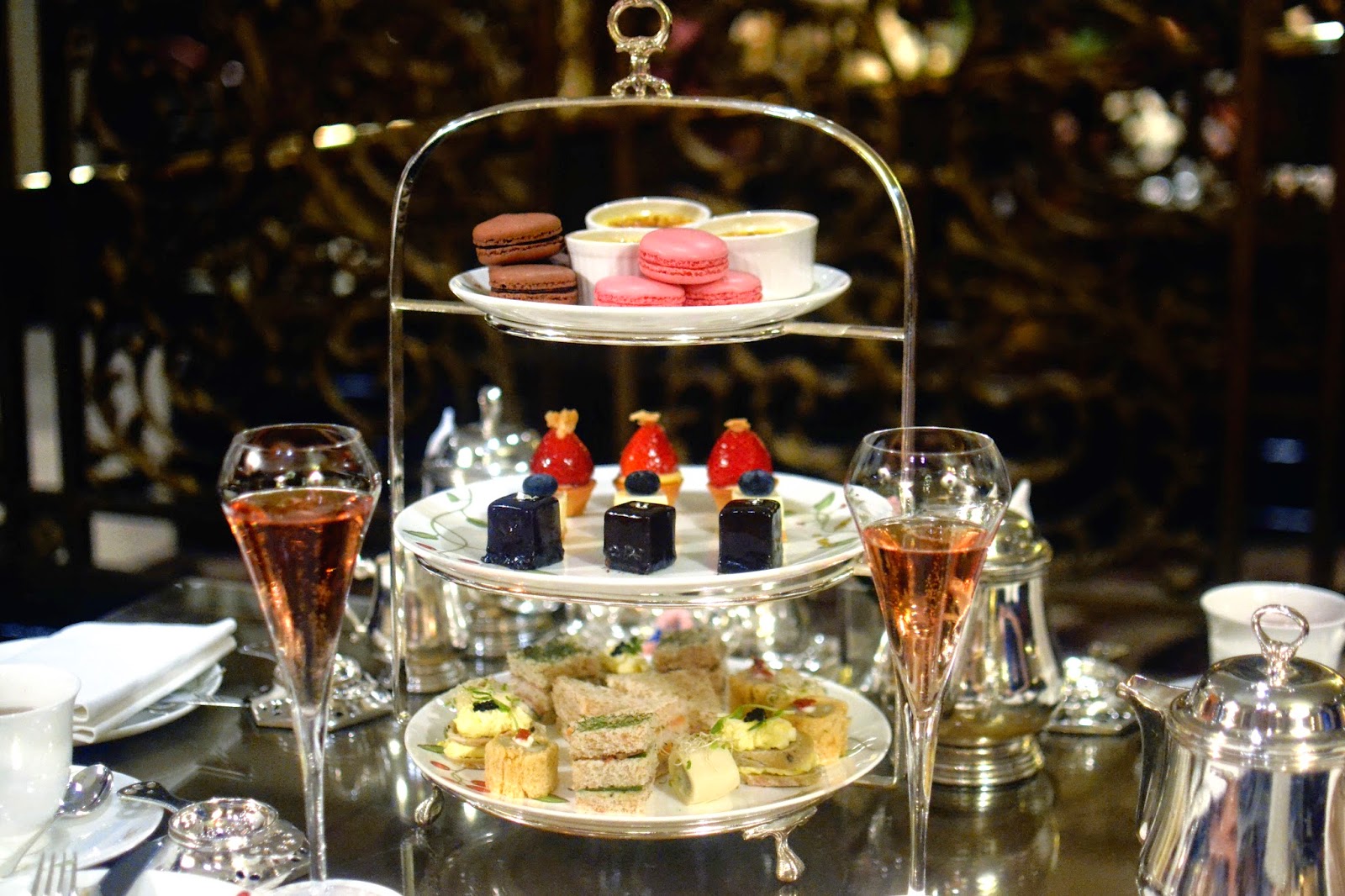 TIFFIN AFTERNOON TEA AT THE LANGHAM’S PALM COURT IN