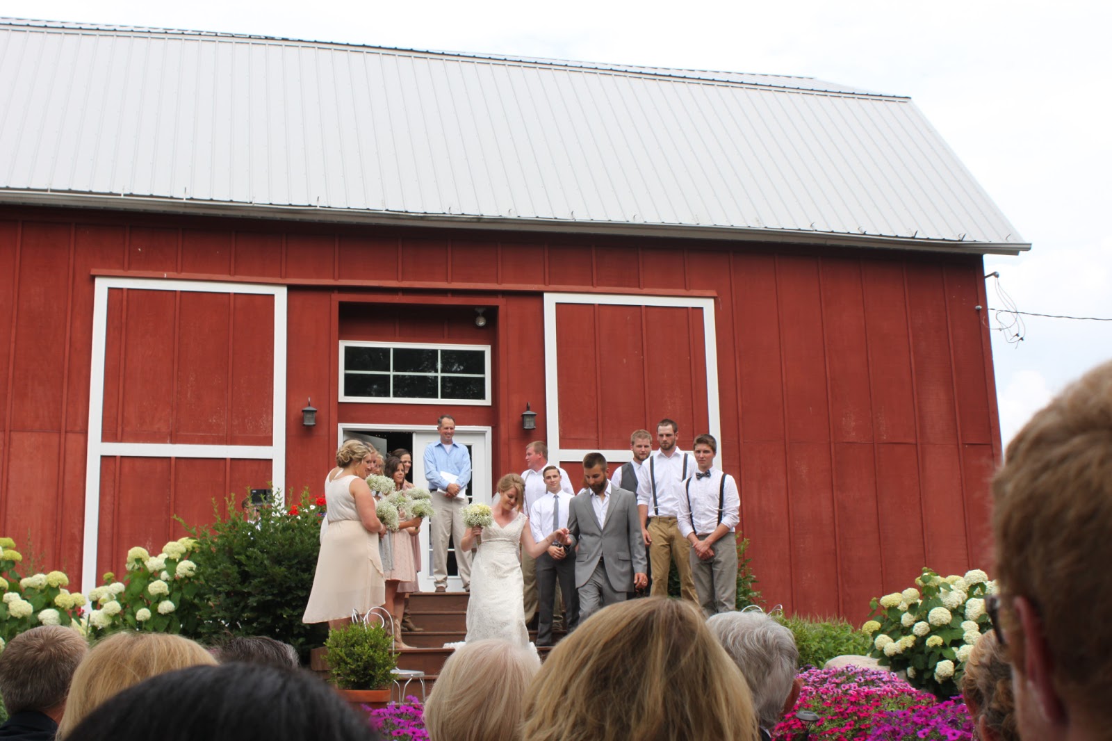 Wedding Season A Beautiful Barn Party Jane Graybeal