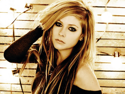 Beautiful Avril Lavigne Wallpapers