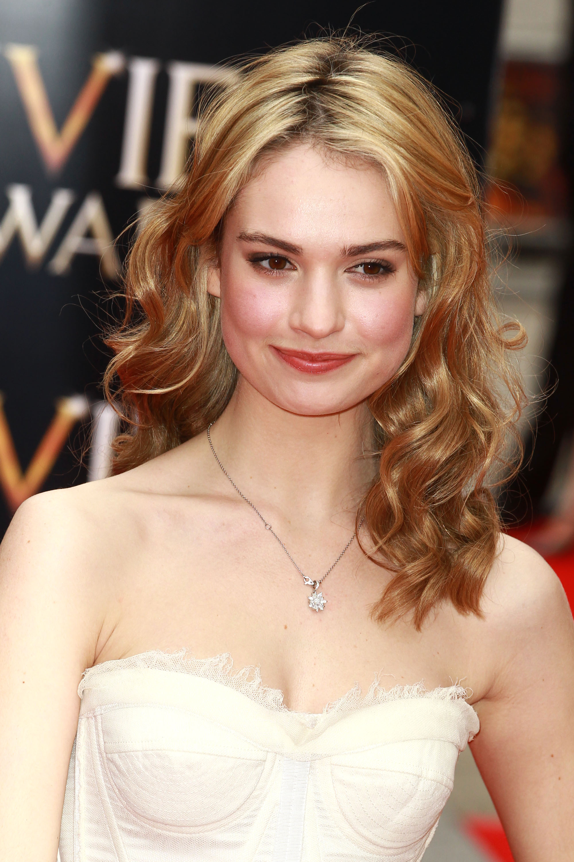 Lily James pictures gallery (14) | Film Actresses2000 x 3000
