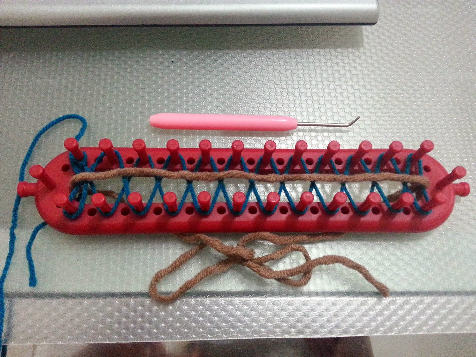 Knitting (b)Loom: Tutorial: Cast On, Bind Off and Stockinette Stitch Using A ...