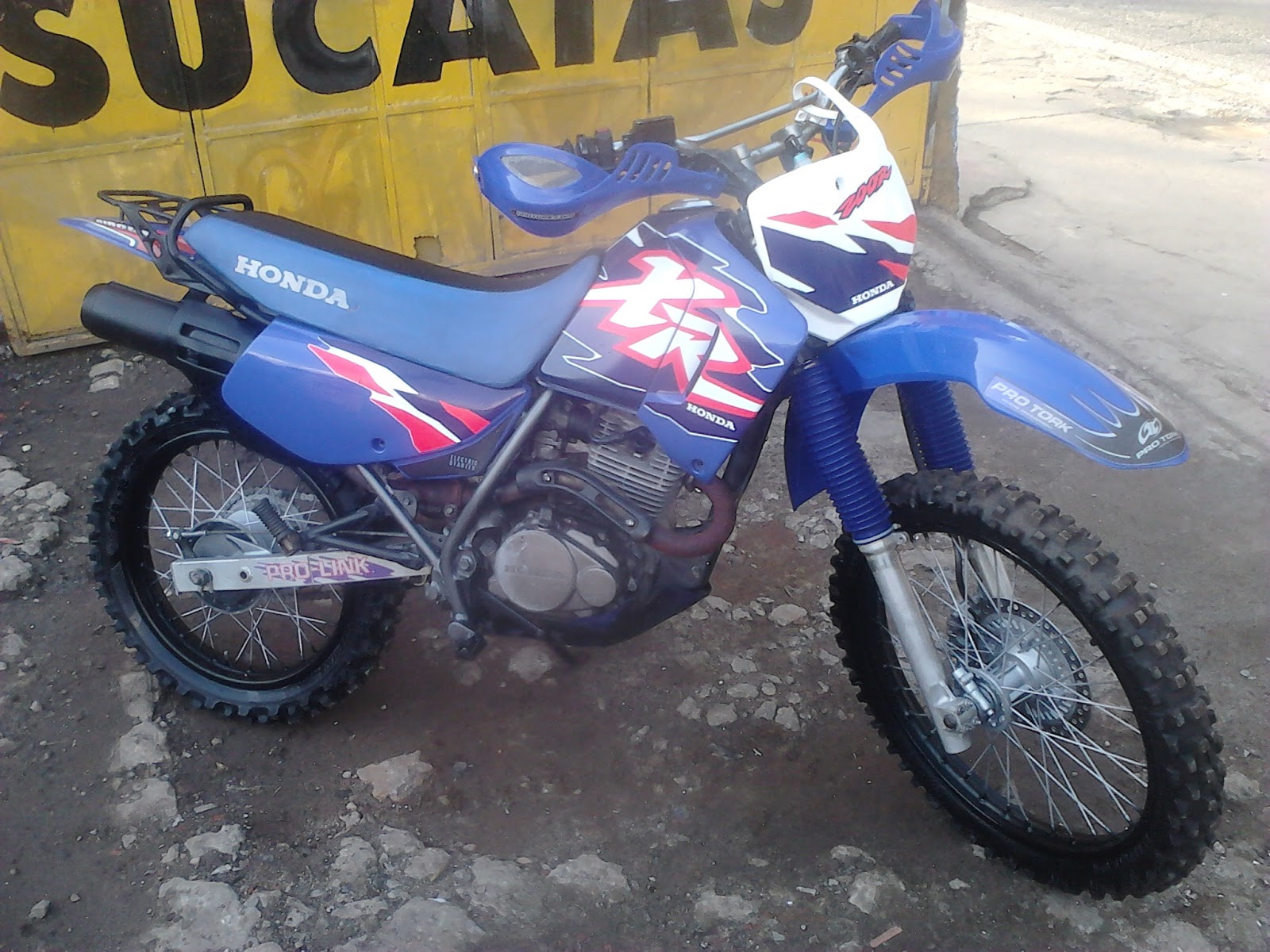 Kit Adesivo Moto De Trilha XR 200 - Azul e Vermelho