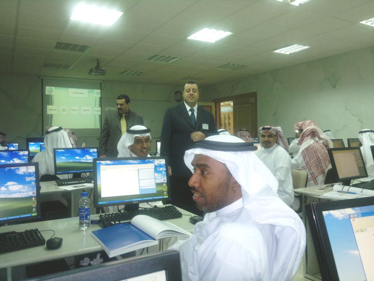 موقع دورة قوقل التربوية دورة انتل 10 في كلية المعلمين في الرياض