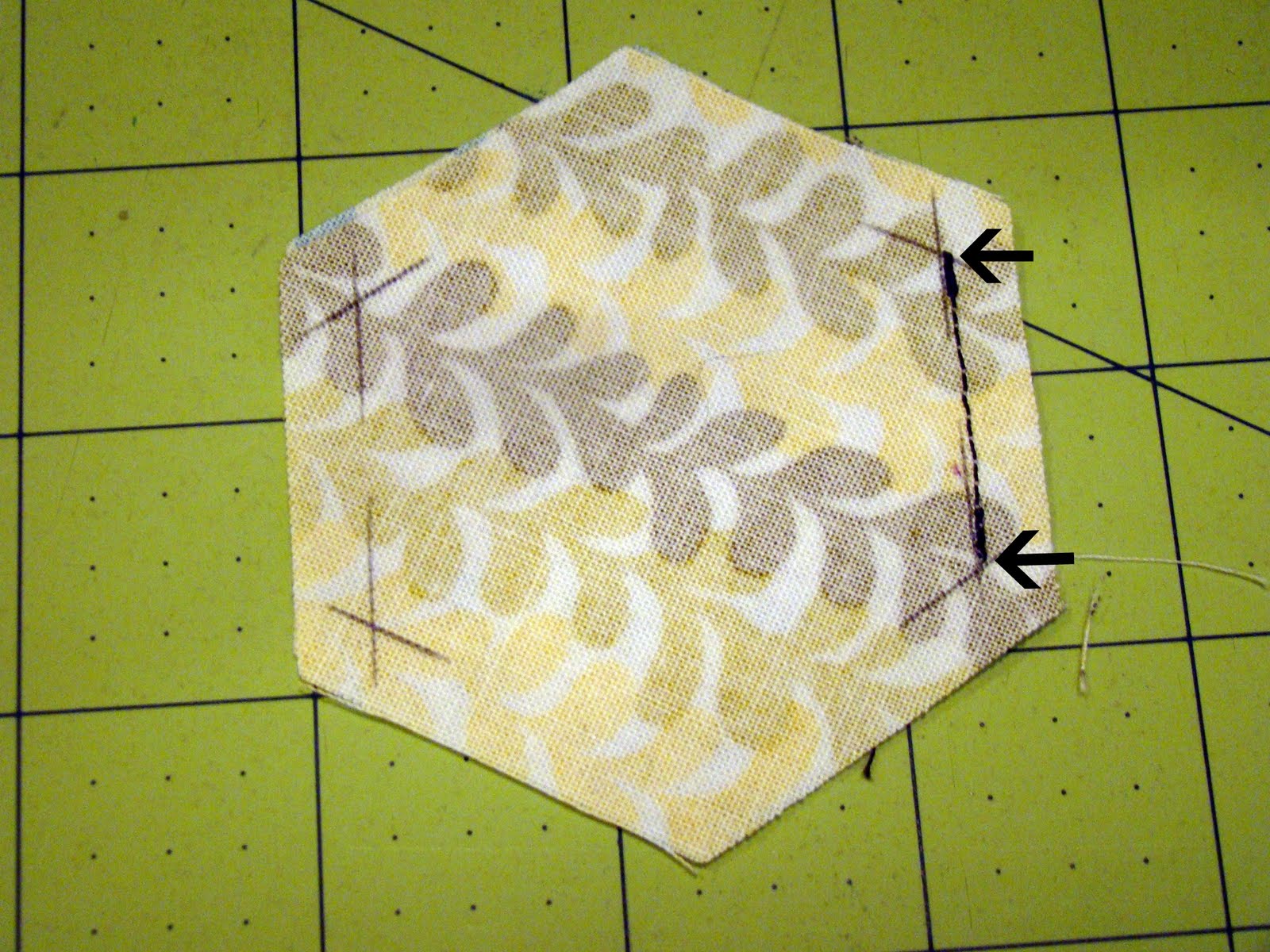 SewCraftyJess Accuquilt GO! Hexagons Placemat Tutorial