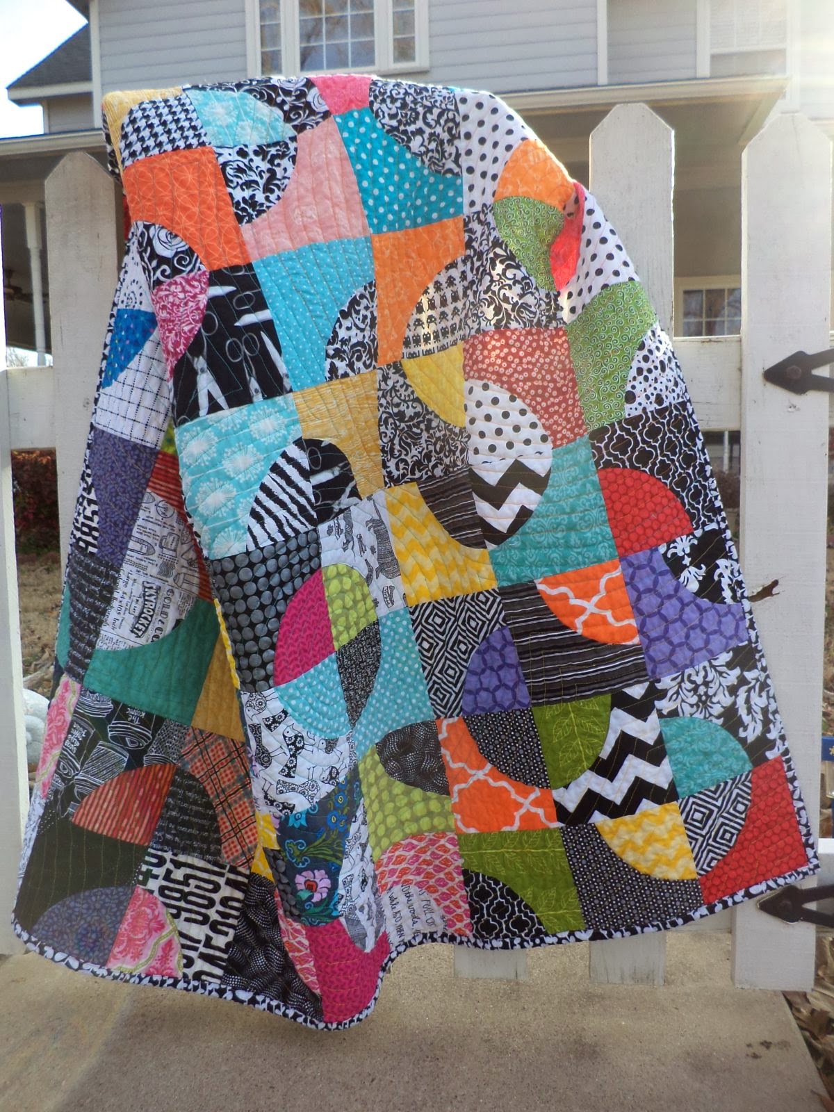 Kat & Cat Quilts "Drunken Circles" do. Good Stitches quilt is done!!