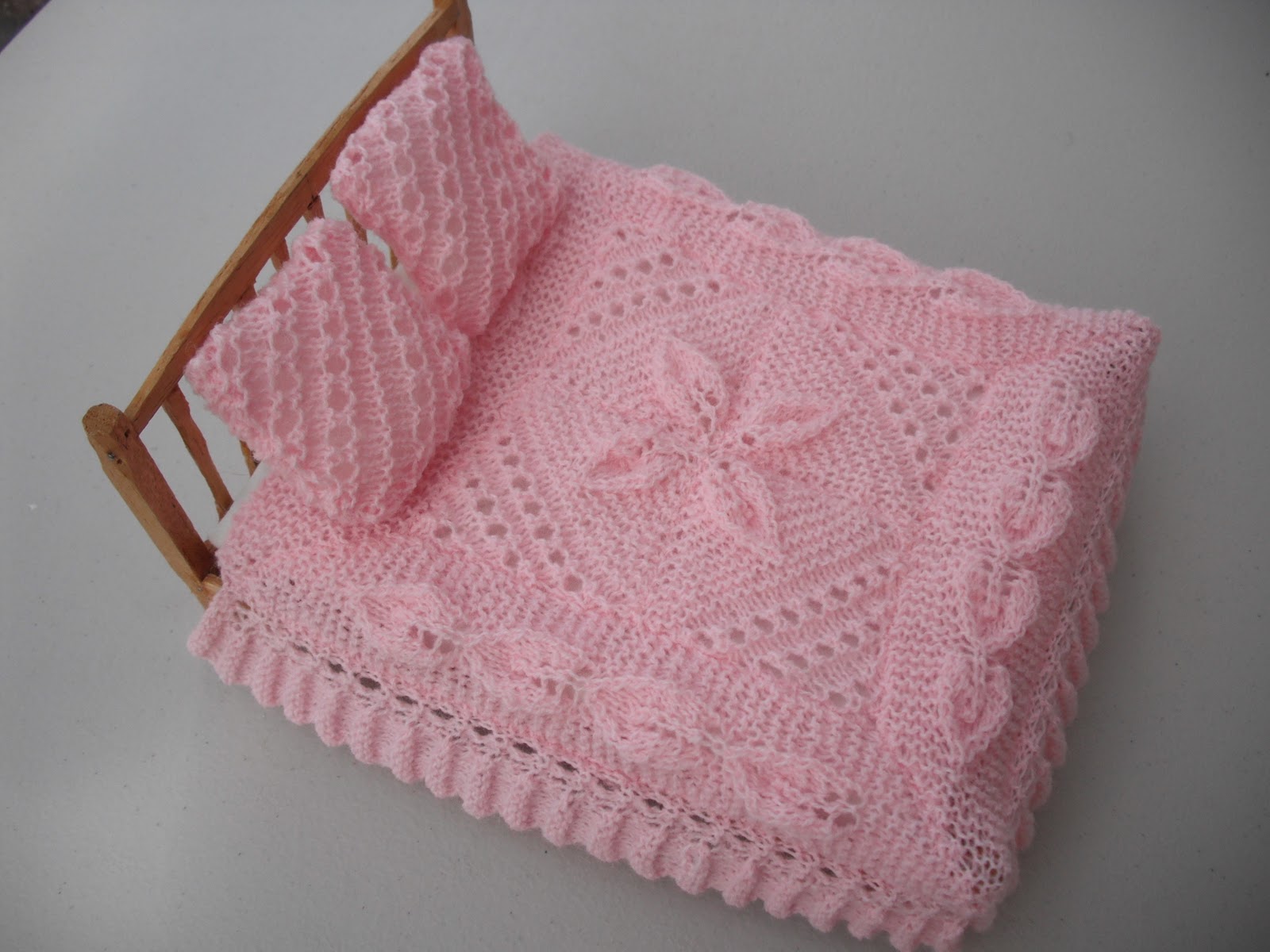 bitstobuy 12th scale dolls house heirloom blanket