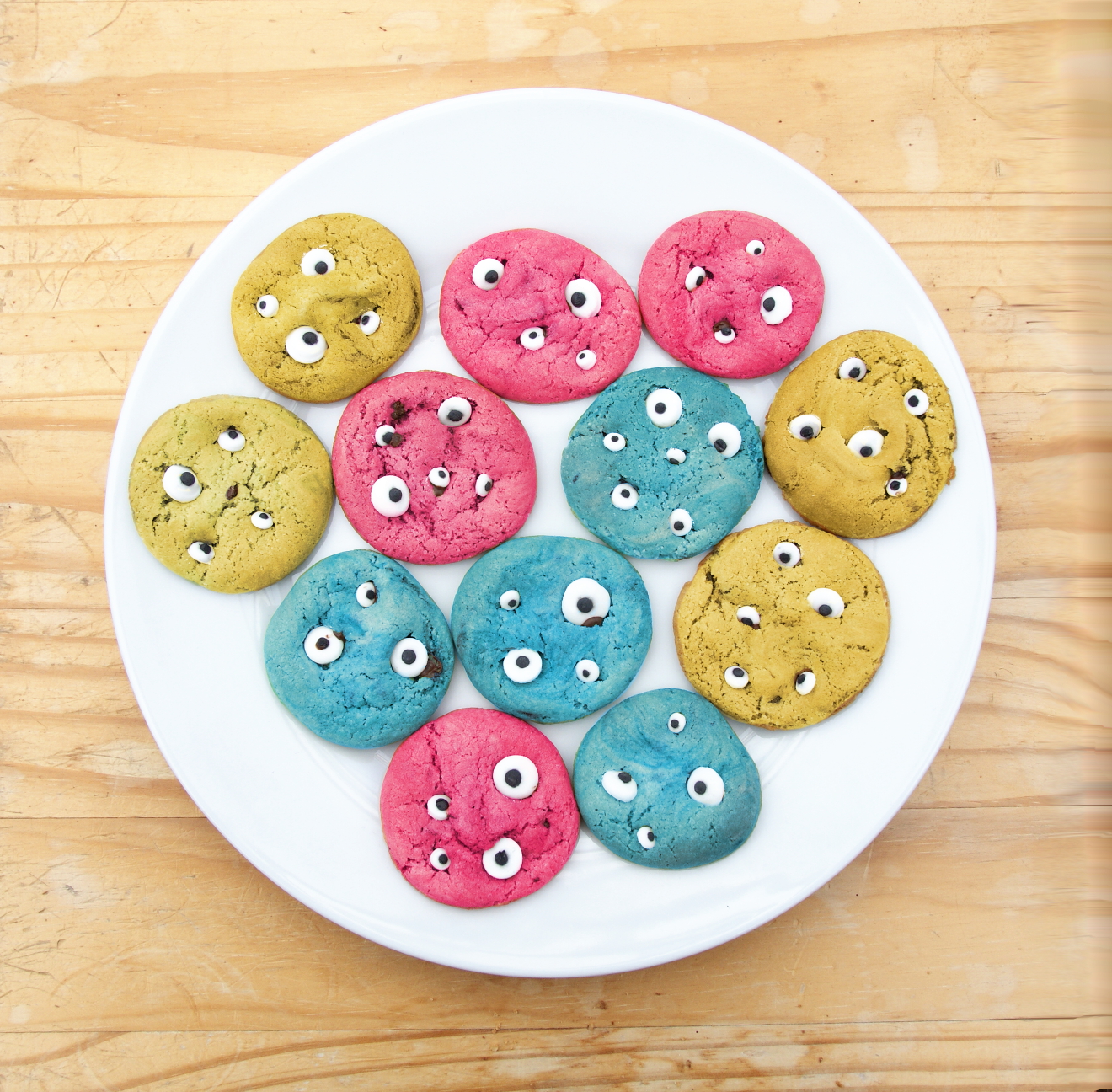 Halloween Monster Eye Cookies + Candy Eye Tutorial A Blackbird's