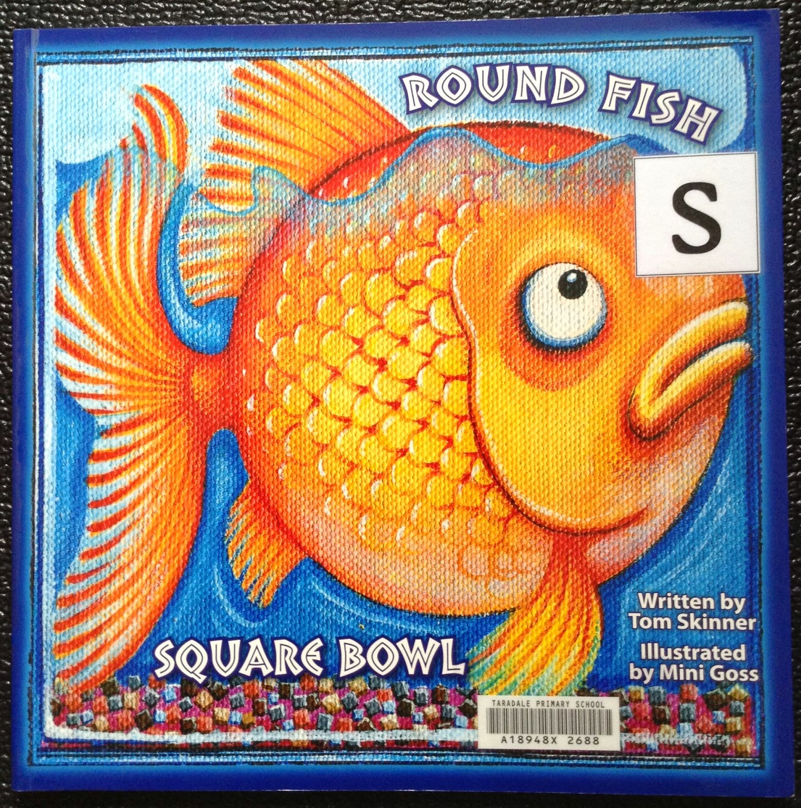 Reflections of a Crazy Library Lady 365PictureBooks 3. Round Fish