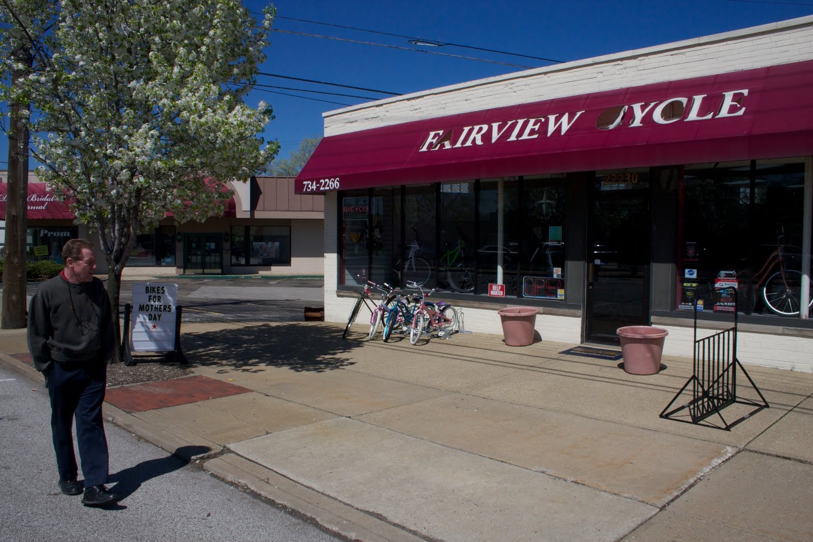Izip Road Trip: Fairview Cycle - Fairview Park, OH